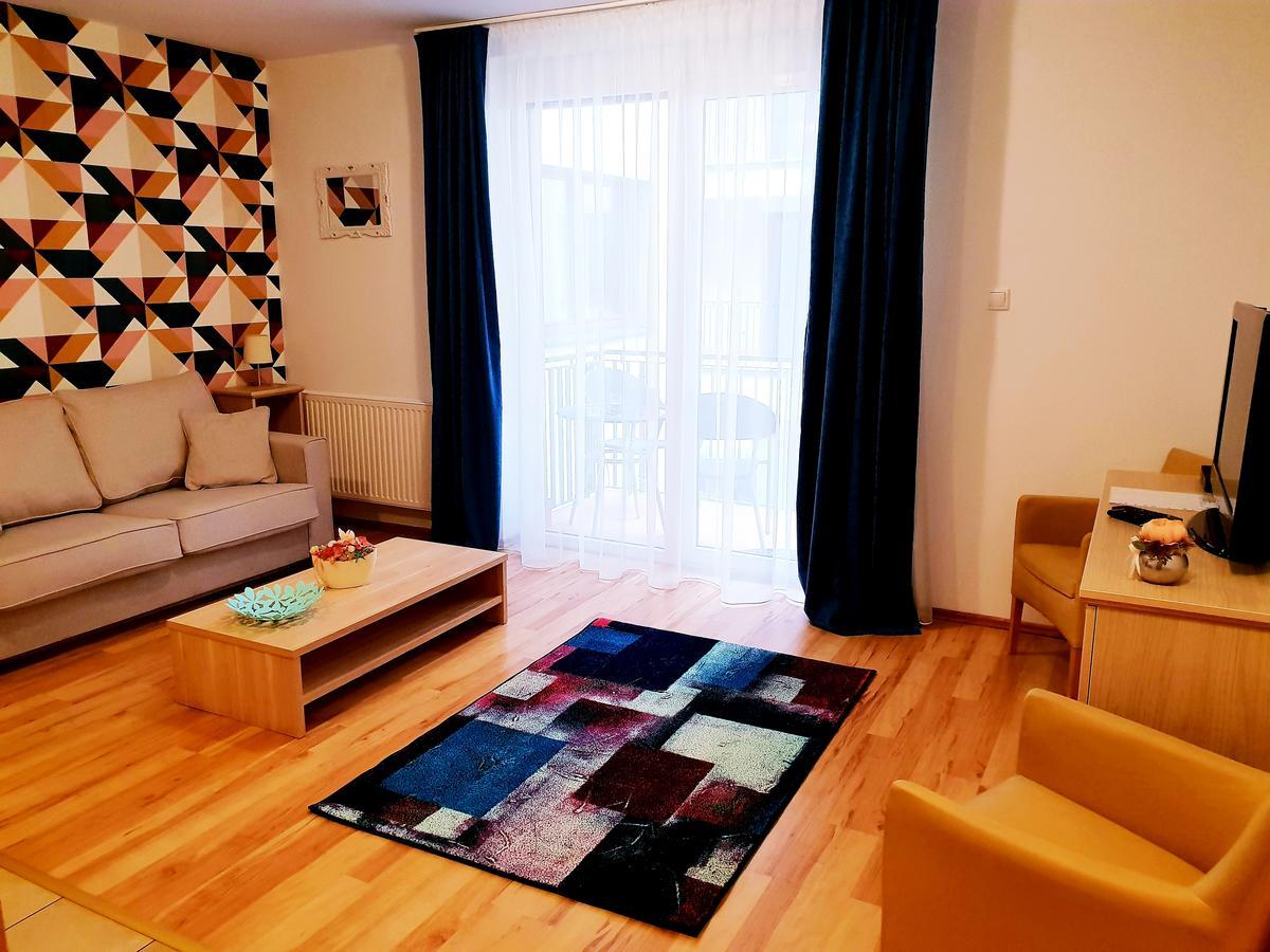 Vagabond Apartman มิชโคลซ์ ภายนอก รูปภาพ