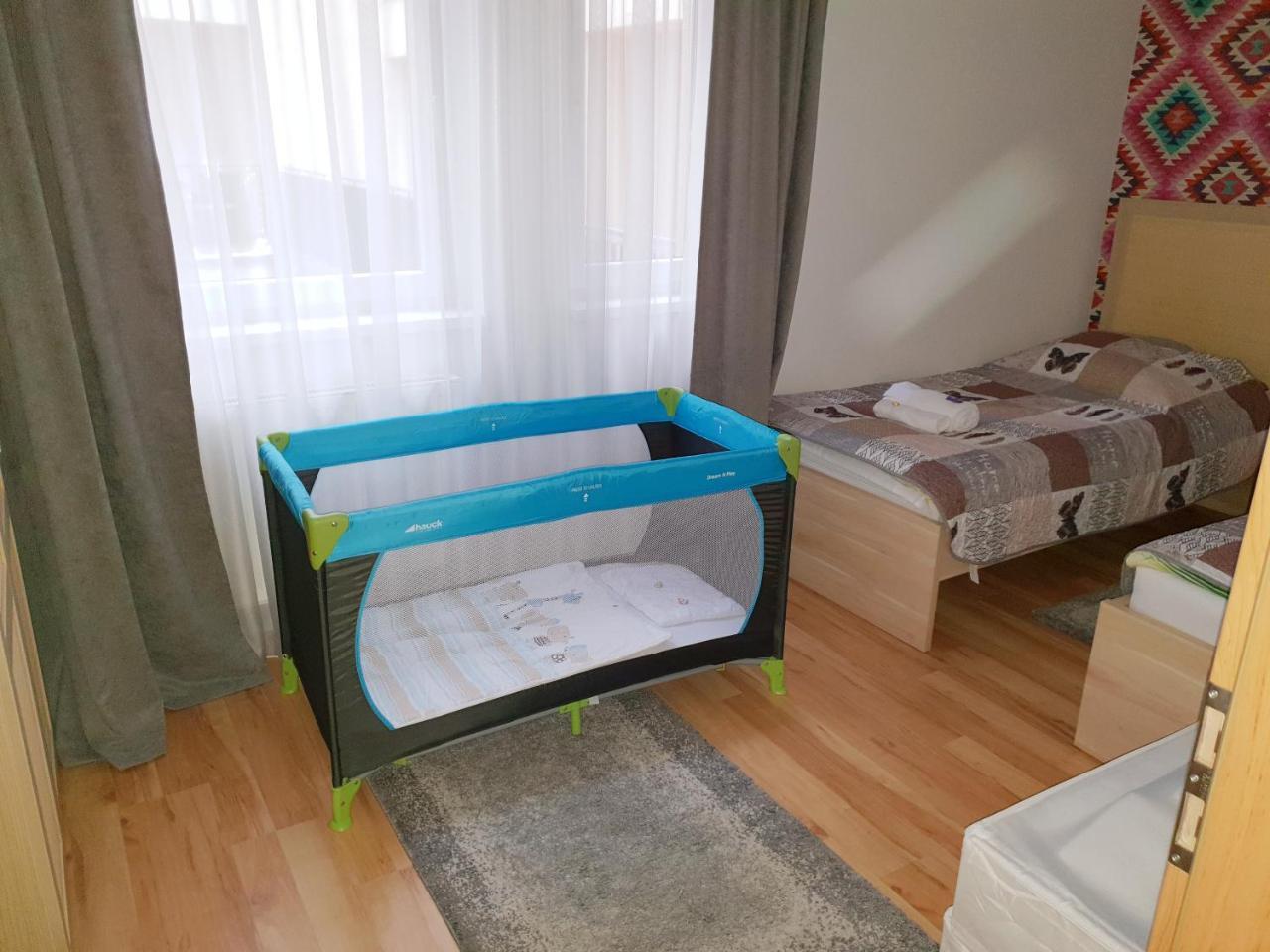 Vagabond Apartman มิชโคลซ์ ภายนอก รูปภาพ